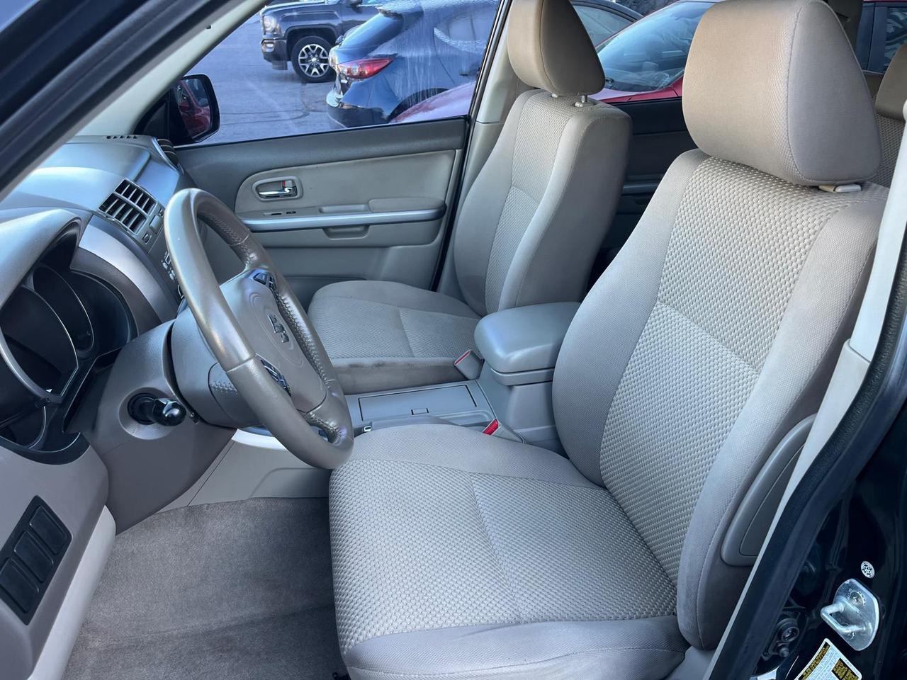 2010 Suzuki Grand Vitara Premium Photo