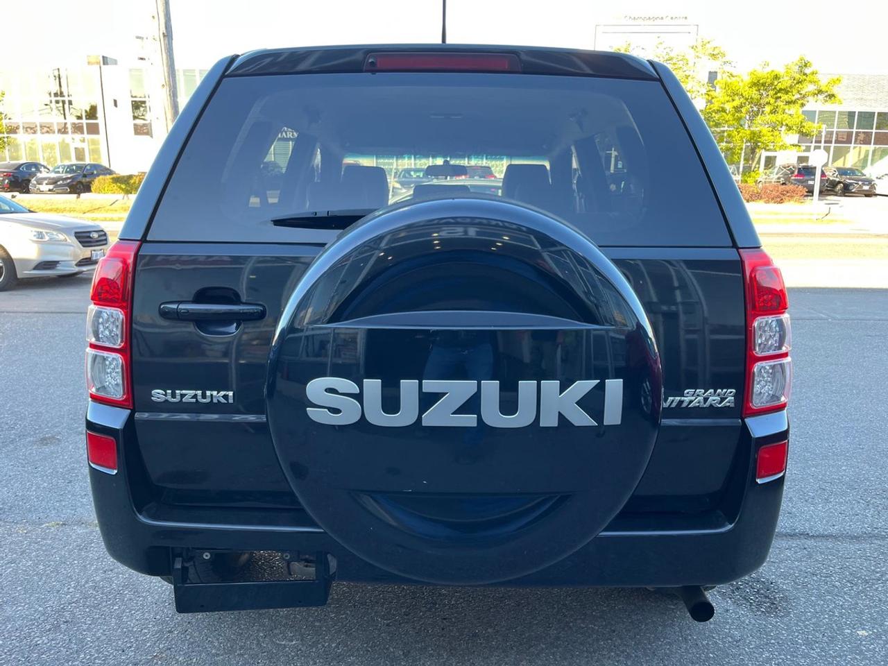2010 Suzuki Grand Vitara Premium Photo