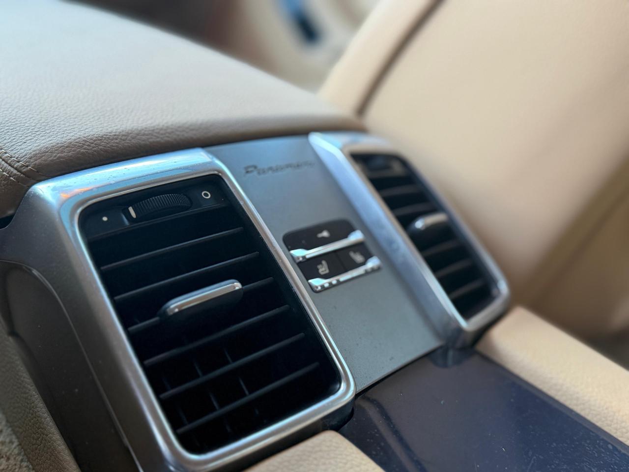 2012 Porsche Panamera 4/ONE OWNER/CLEAN CARFAX Photo