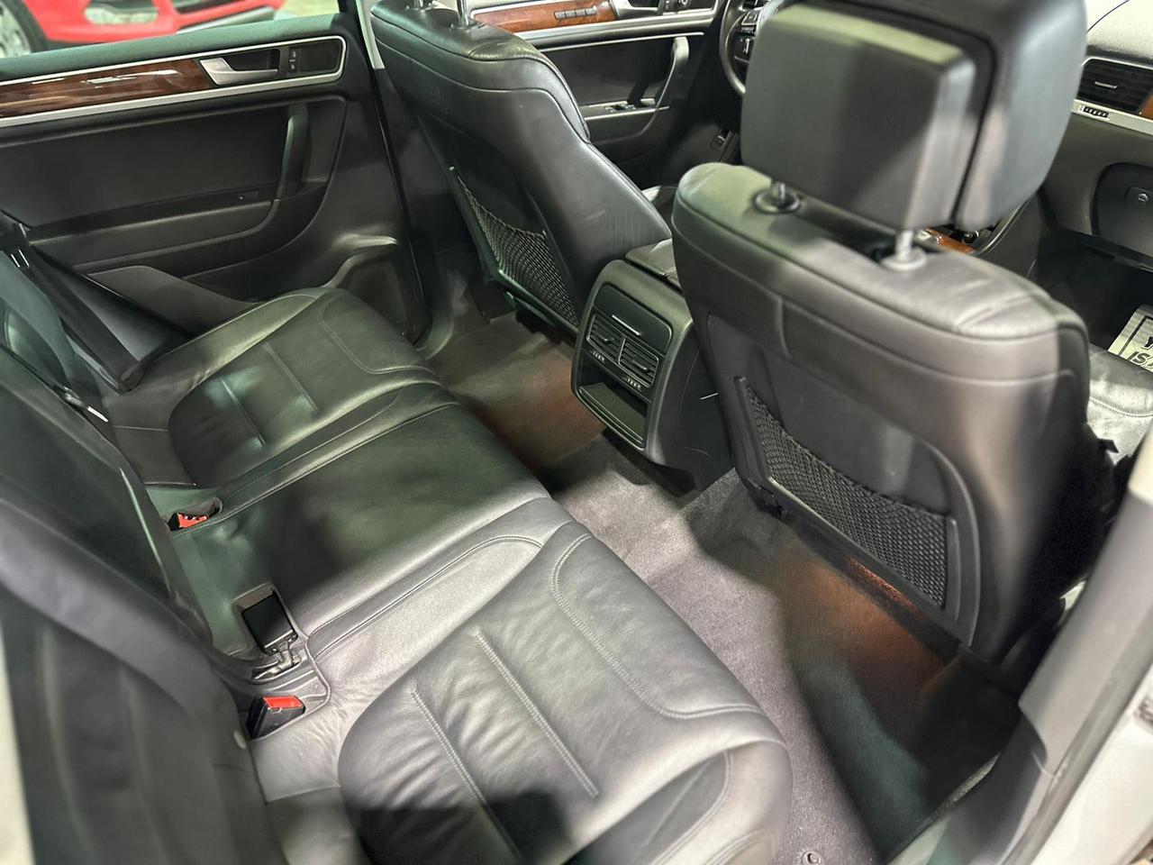 2013 Volkswagen Touareg DIESEL TDI/CLEAN CARRFAX/35+ SERVICE RECORDS/PANOR Photo