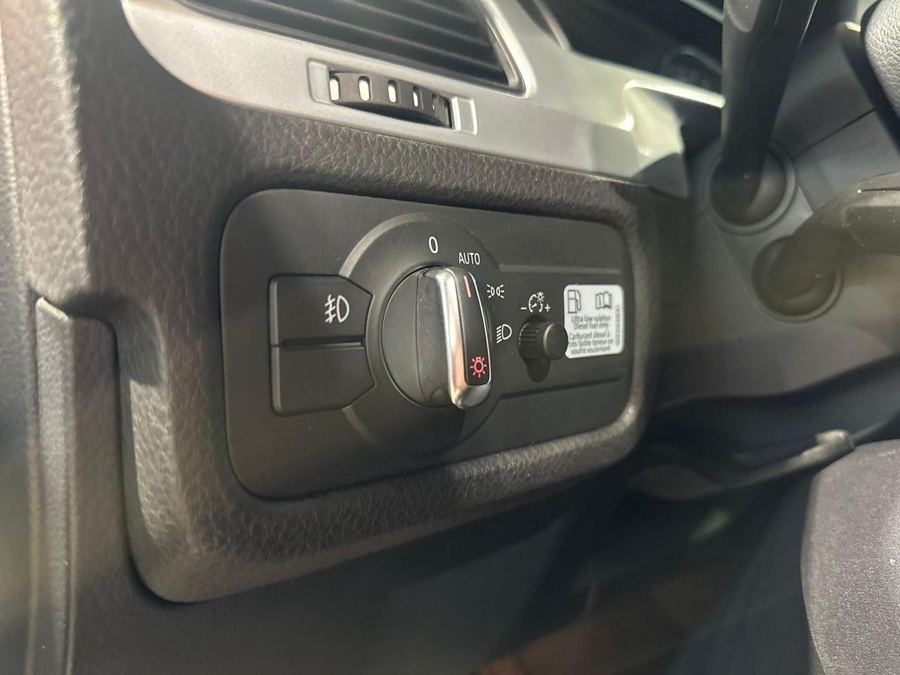 2013 Volkswagen Touareg DIESEL TDI/CLEAN CARRFAX/35+ SERVICE RECORDS/PANOR Photo