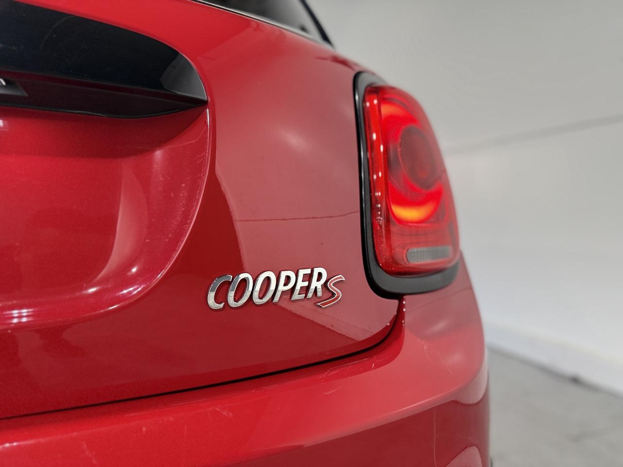2019 MINI 3-Door Cooper S Photo
