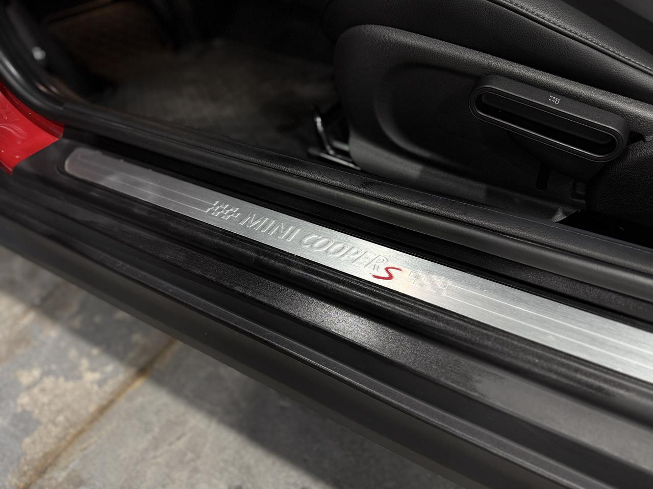 2019 MINI 3-Door Cooper S Photo