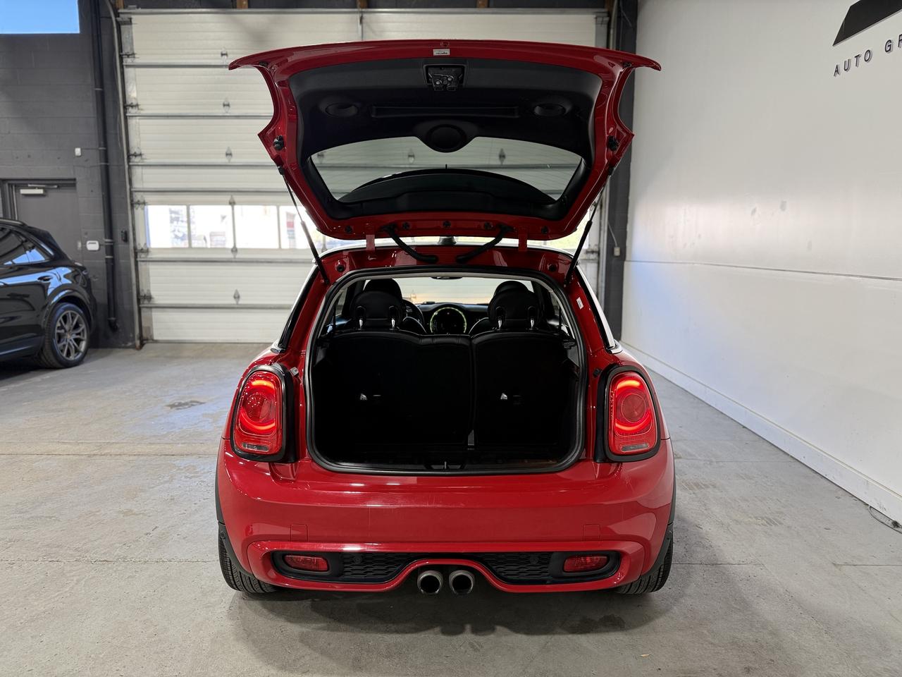2019 MINI 3-Door Cooper S Photo