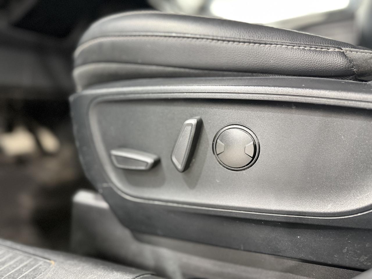 2021 Ford Escape SEL Photo