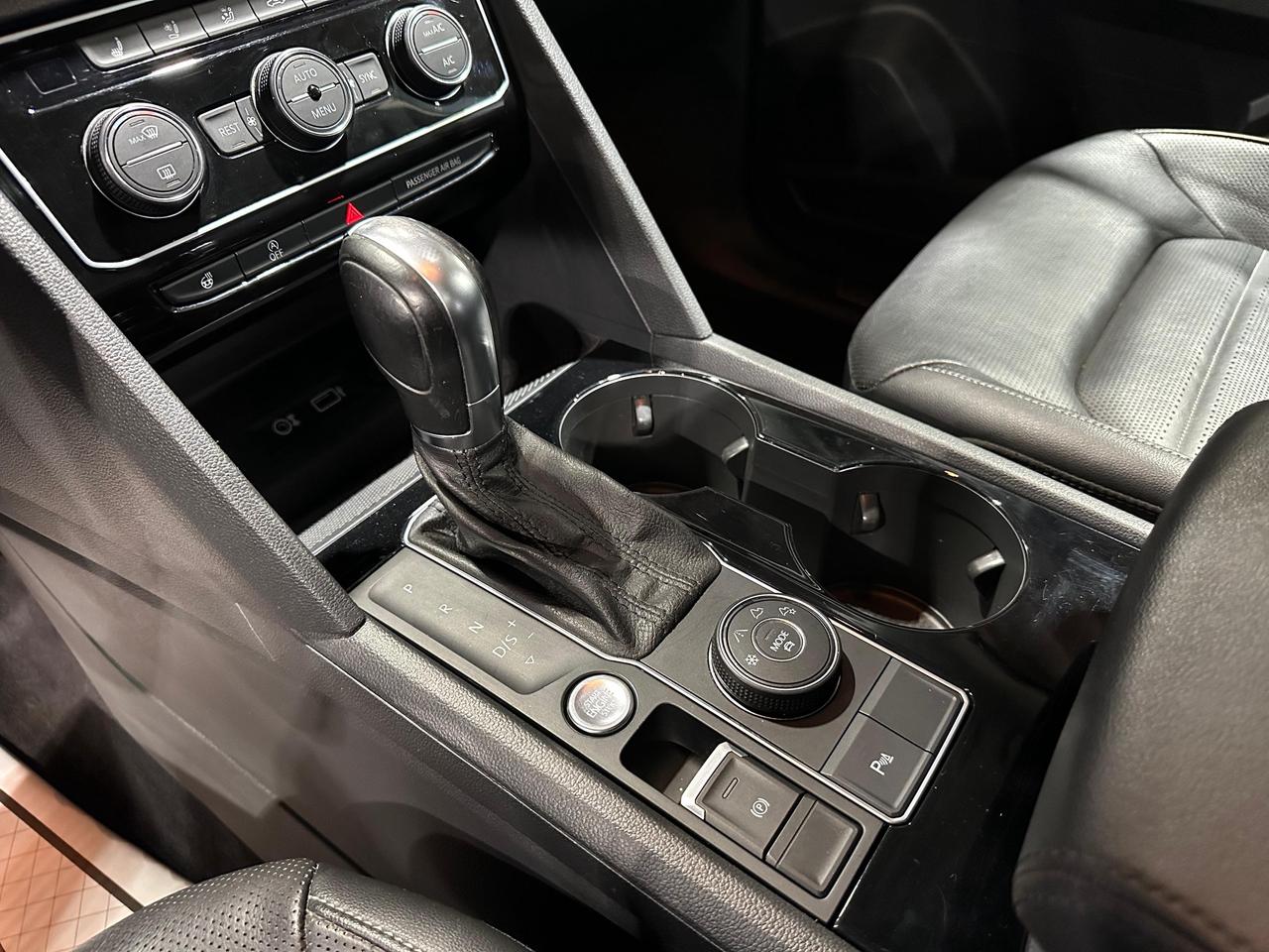 2018 Volkswagen Atlas HIGHLINE/7 SEATER/PANROOF//CLEAN TITLE Photo