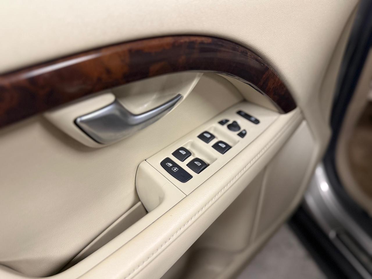 2013 Volvo XC70 T6 3.0 Premier Plus/ONE OWNER/CLEAN CARFAX Photo