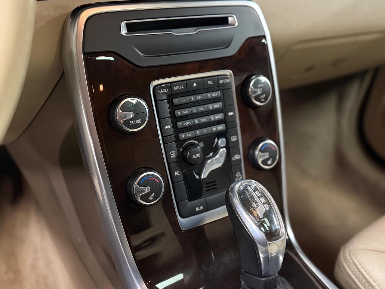 2013 Volvo XC70 T6 3.0 Premier Plus/ONE OWNER/CLEAN CARFAX Photo