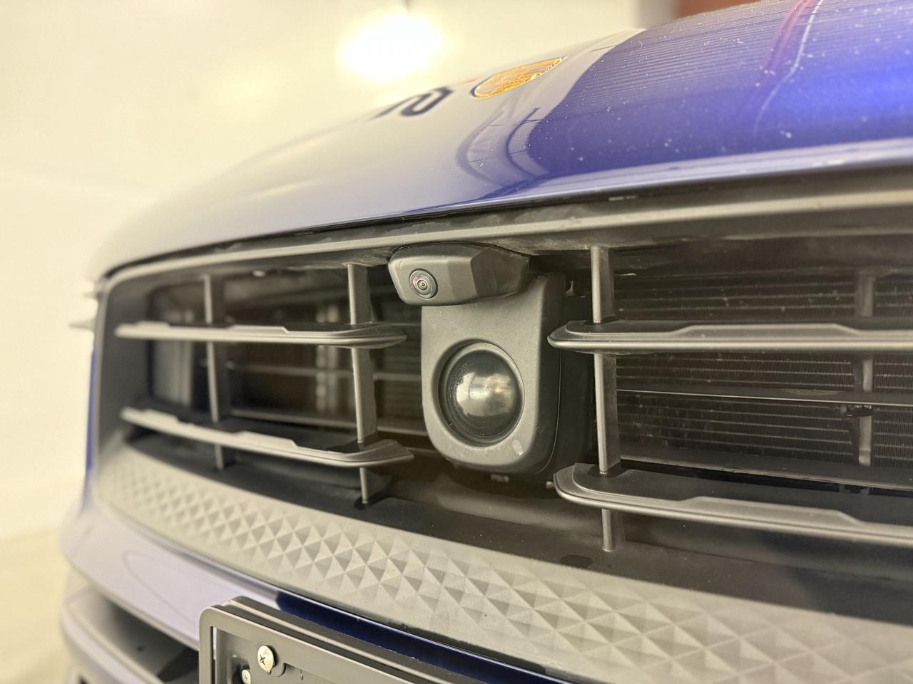 2022 Porsche Macan Base Photo