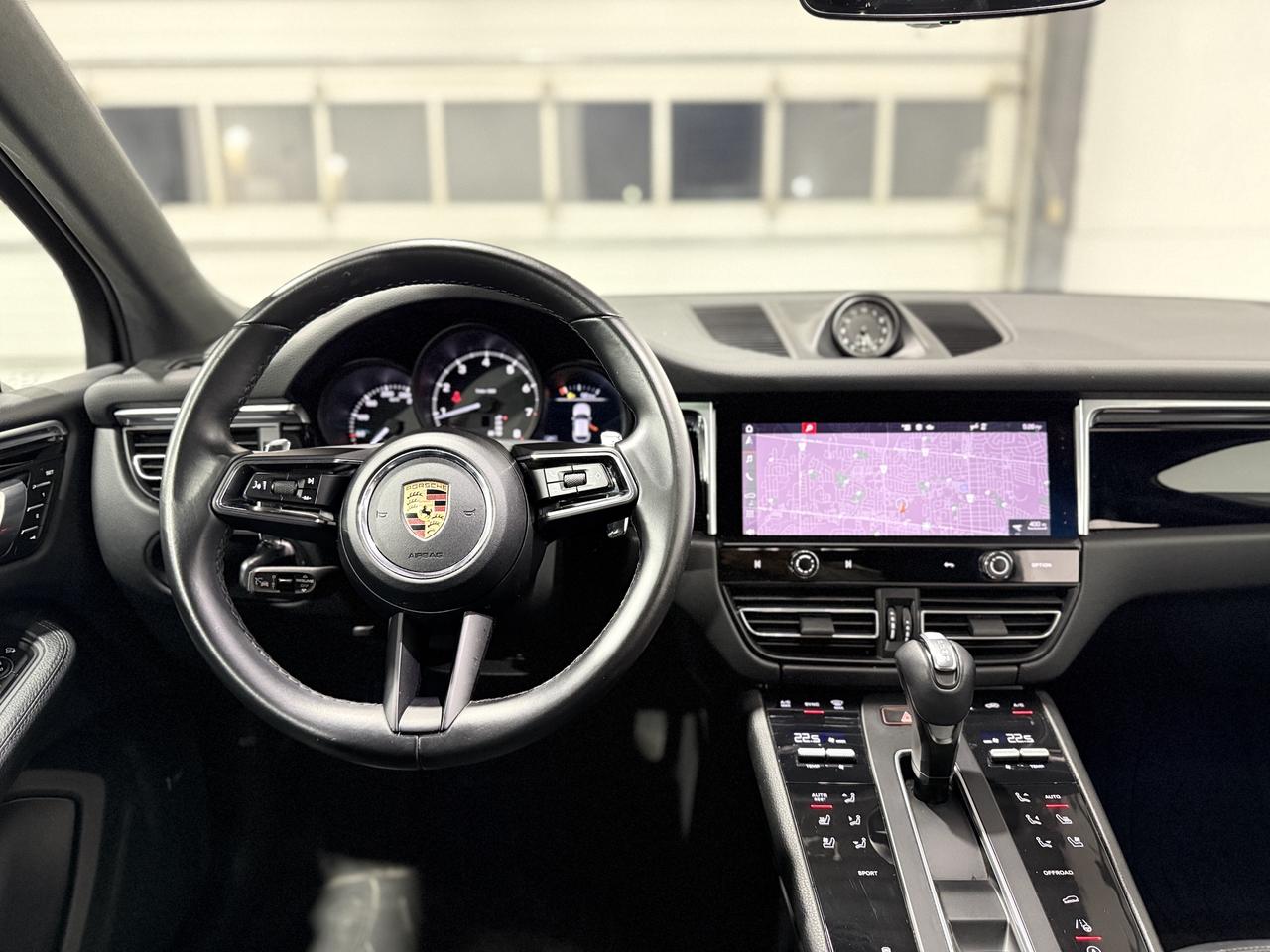 2022 Porsche Macan Base Photo