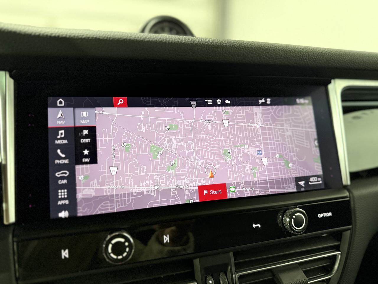 2022 Porsche Macan Base Photo