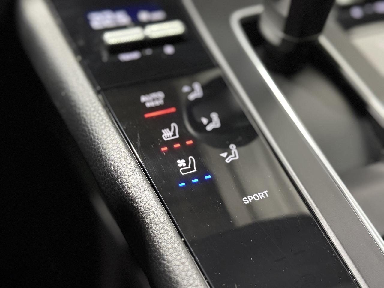 2022 Porsche Macan Base Photo