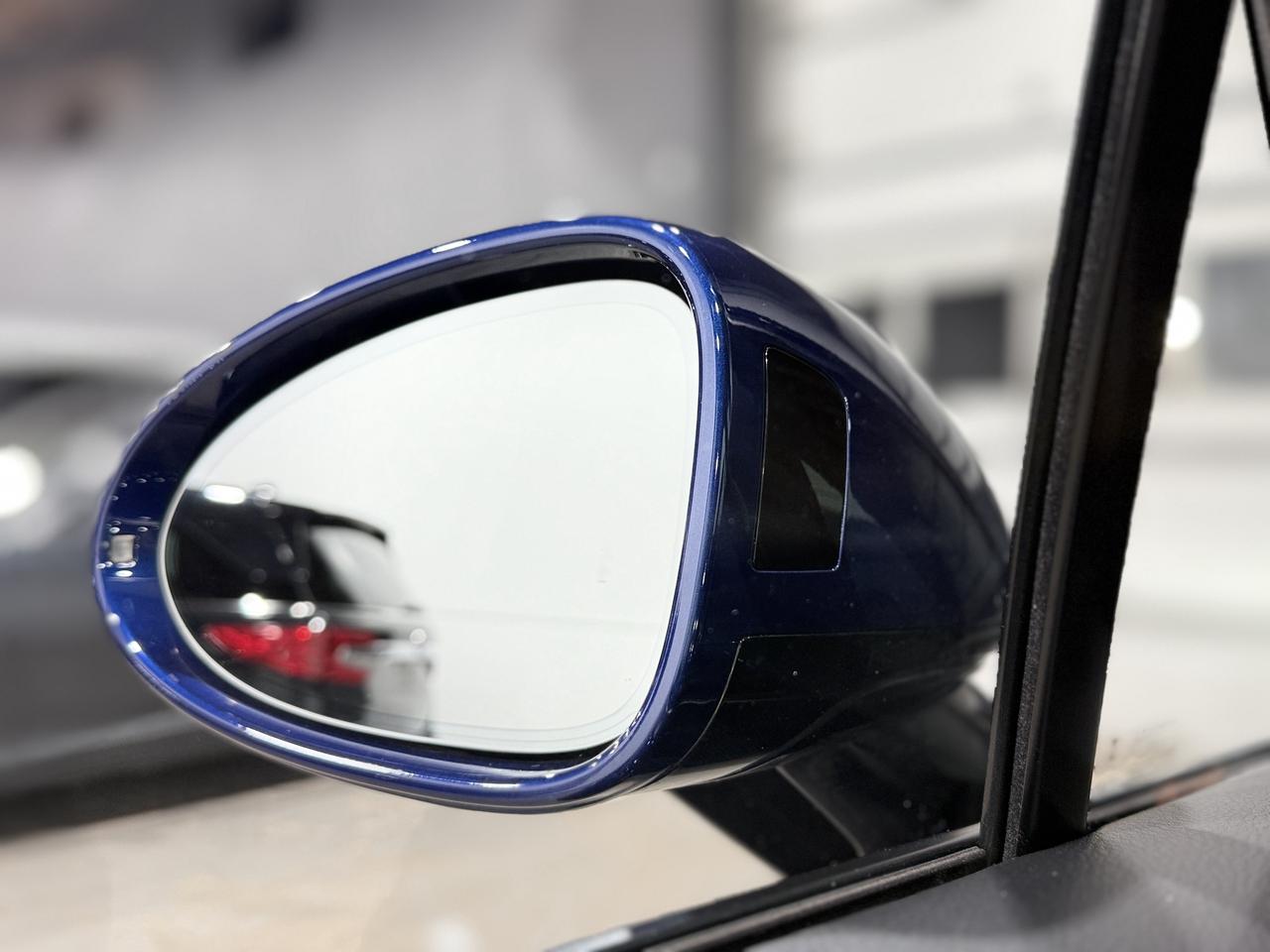 2022 Porsche Macan Base Photo