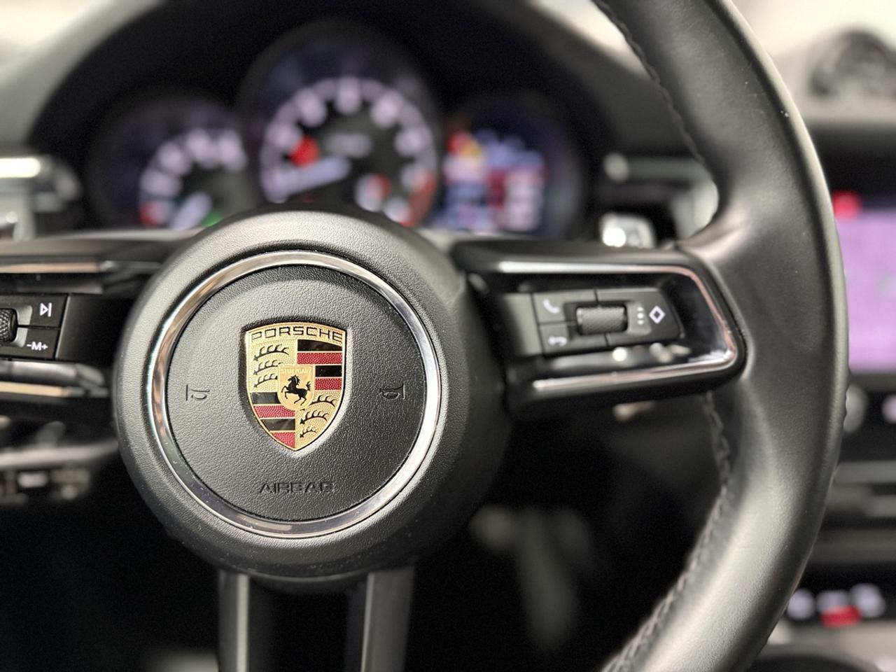 2022 Porsche Macan Base Photo