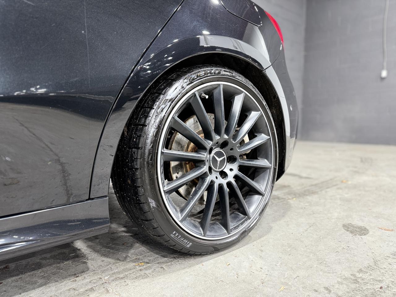 2022 Mercedes-Benz A-Class A 35 Photo3