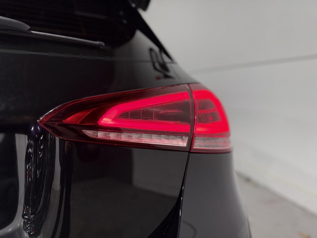 2022 Mercedes-Benz A-Class A 35 Photo