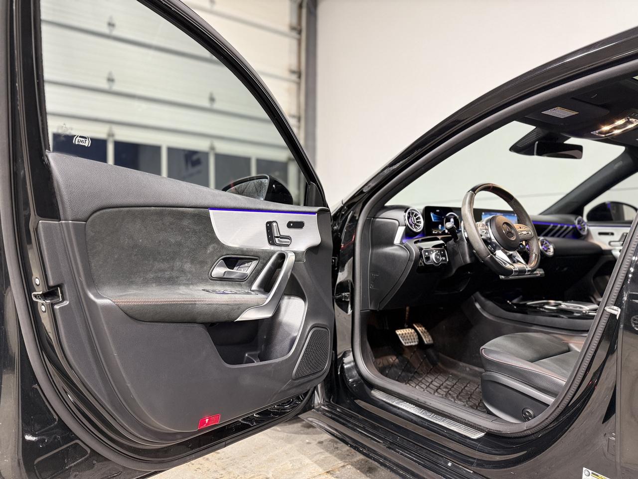 2022 Mercedes-Benz A-Class A 35 Photo