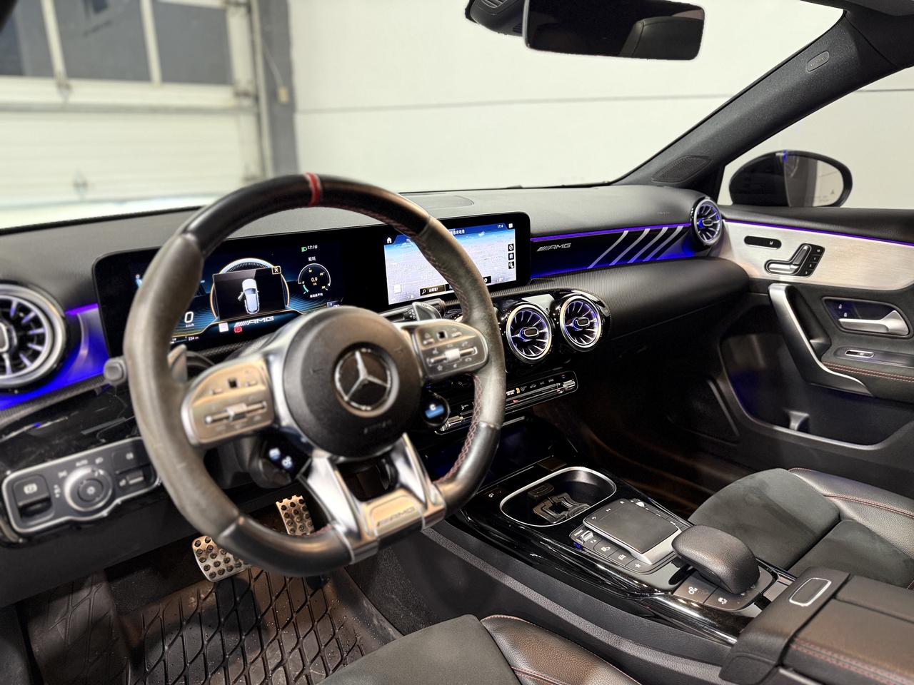 2022 Mercedes-Benz A-Class A 35 Photo