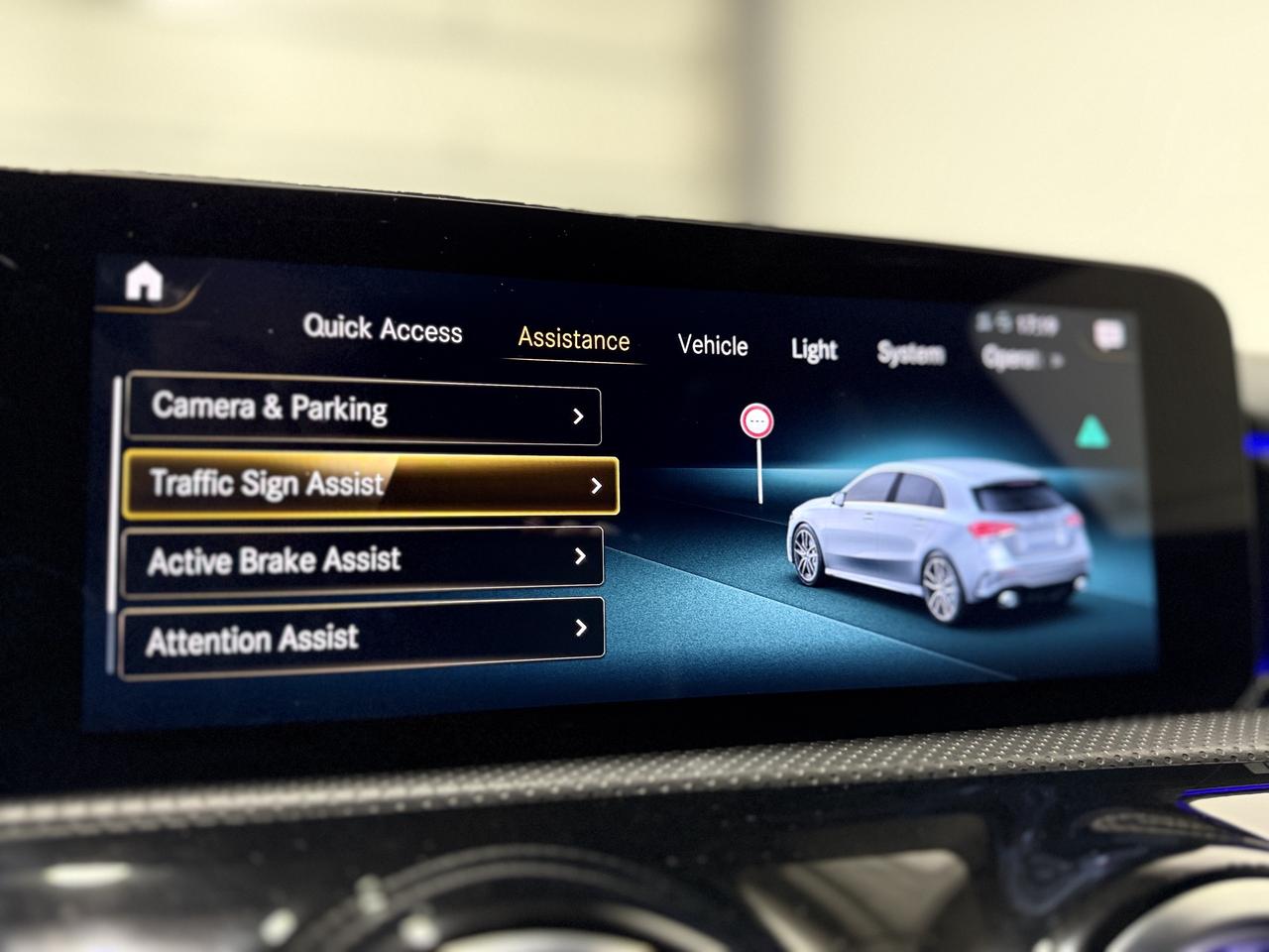 2022 Mercedes-Benz A-Class A 35 Photo