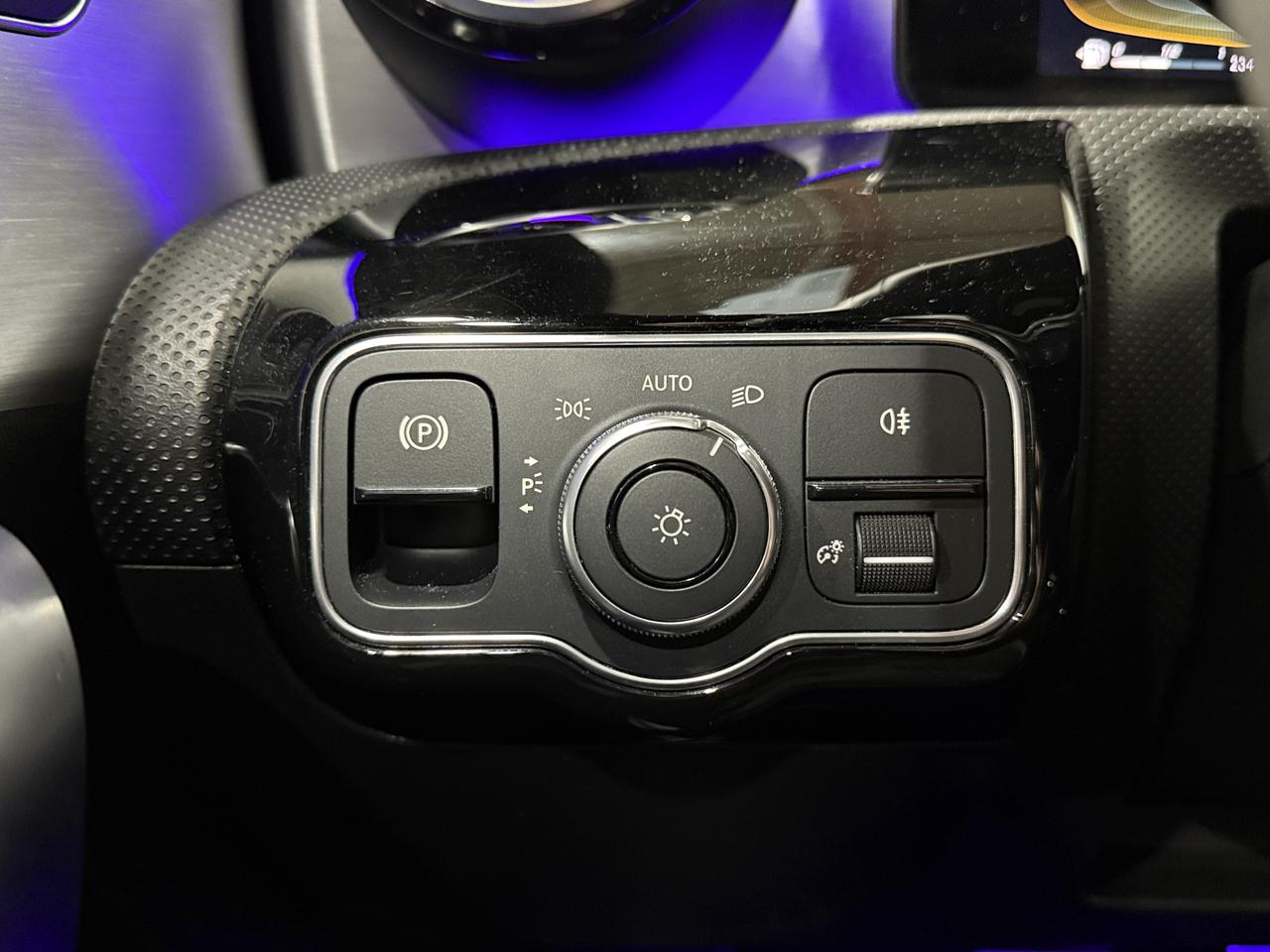 2022 Mercedes-Benz A-Class A 35 Photo