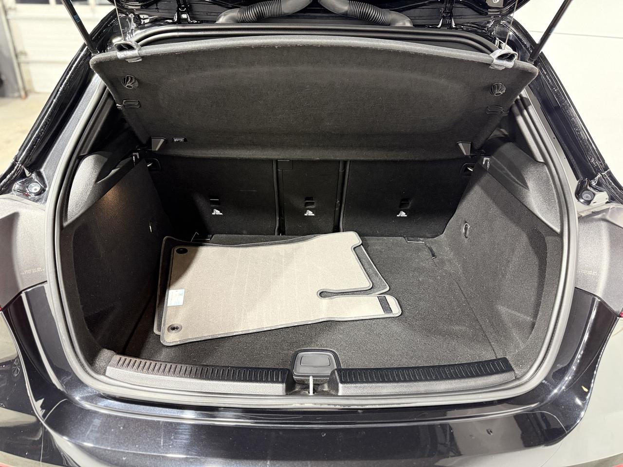 2022 Mercedes-Benz A-Class A 35 Photo