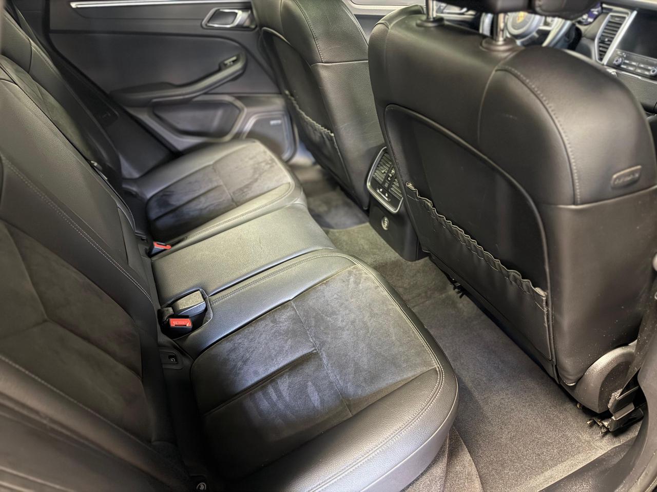 2018 Porsche Macan CLEAN CARFAX/PANOROOF Photo