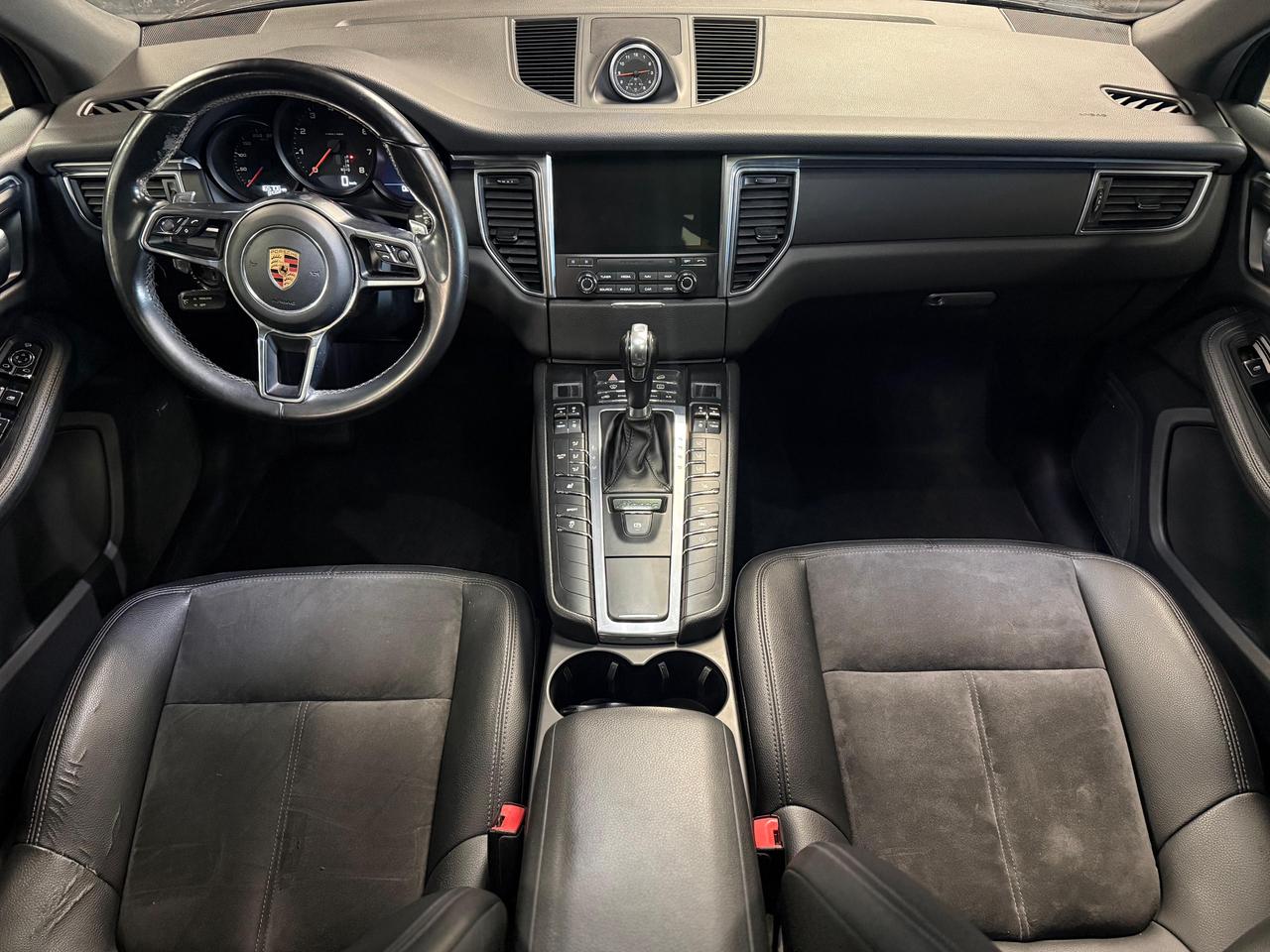 2018 Porsche Macan CLEAN CARFAX/PANOROOF Photo