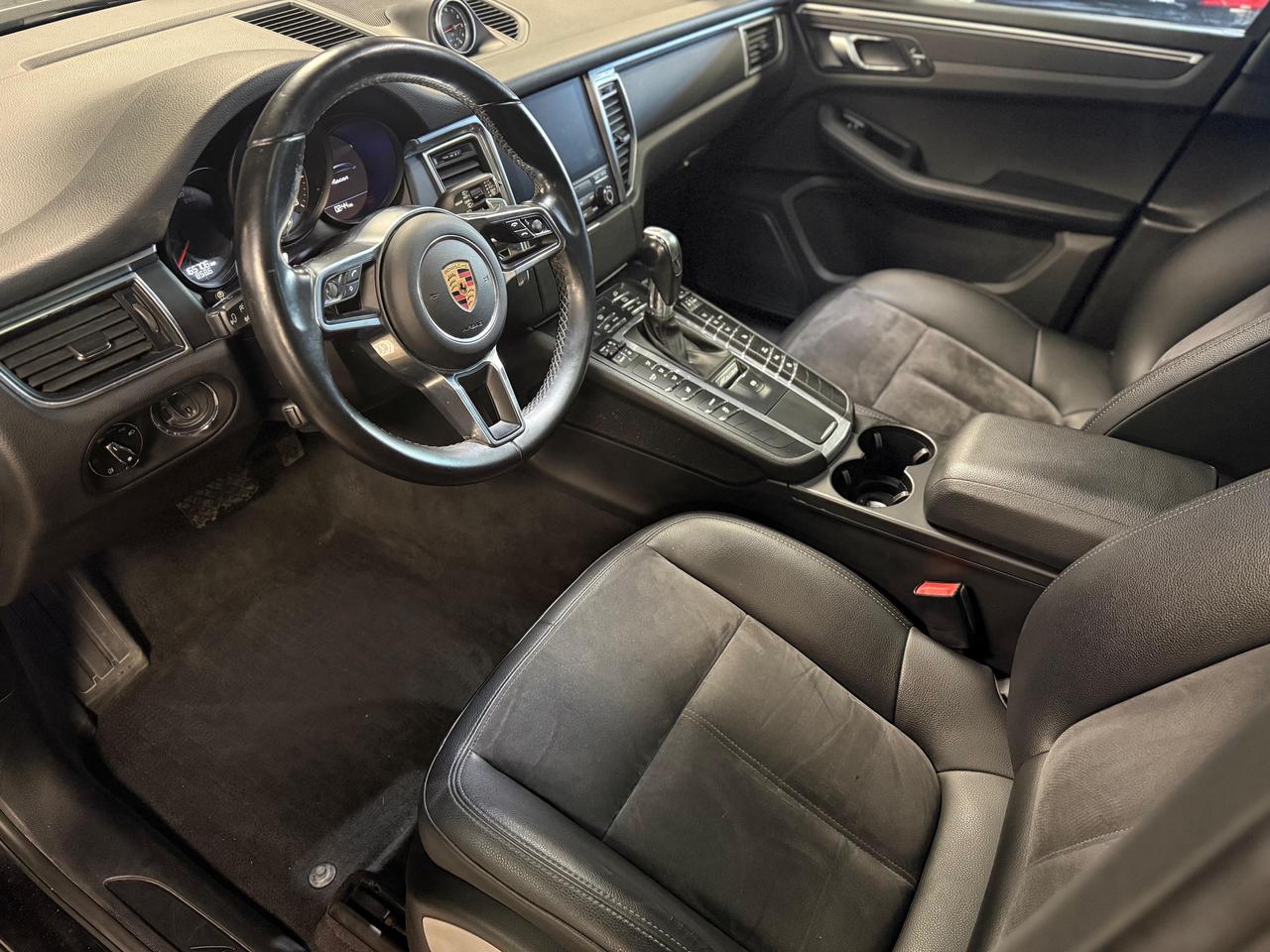 2018 Porsche Macan CLEAN CARFAX/PANOROOF Photo