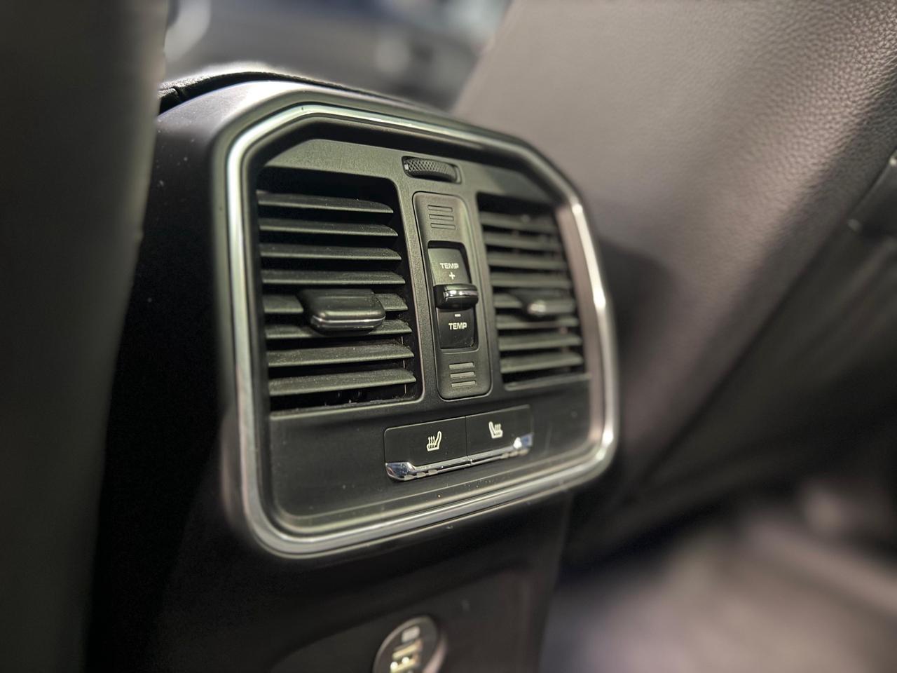 2018 Porsche Macan CLEAN CARFAX/PANOROOF Photo