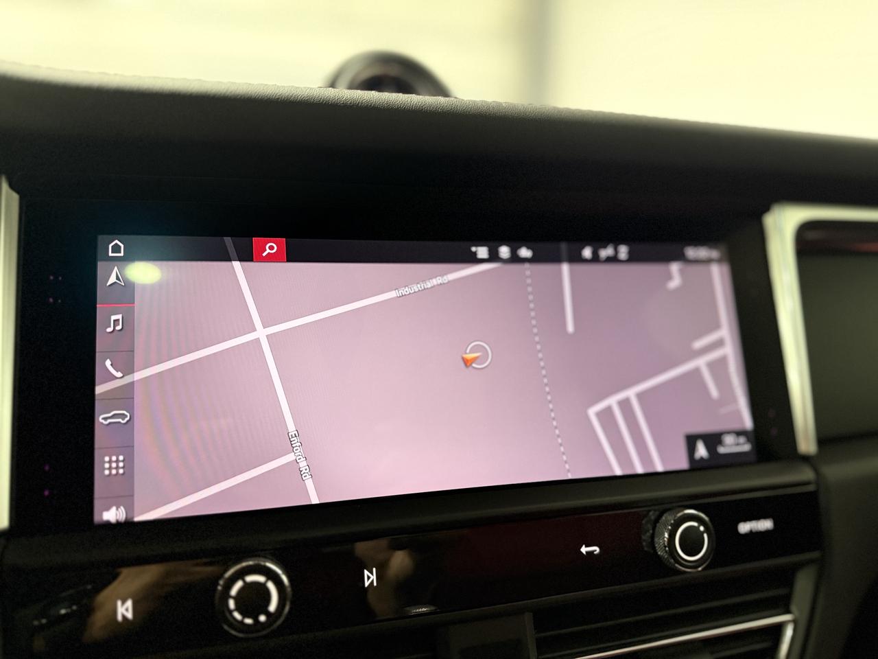 2022 Porsche Macan Base Photo