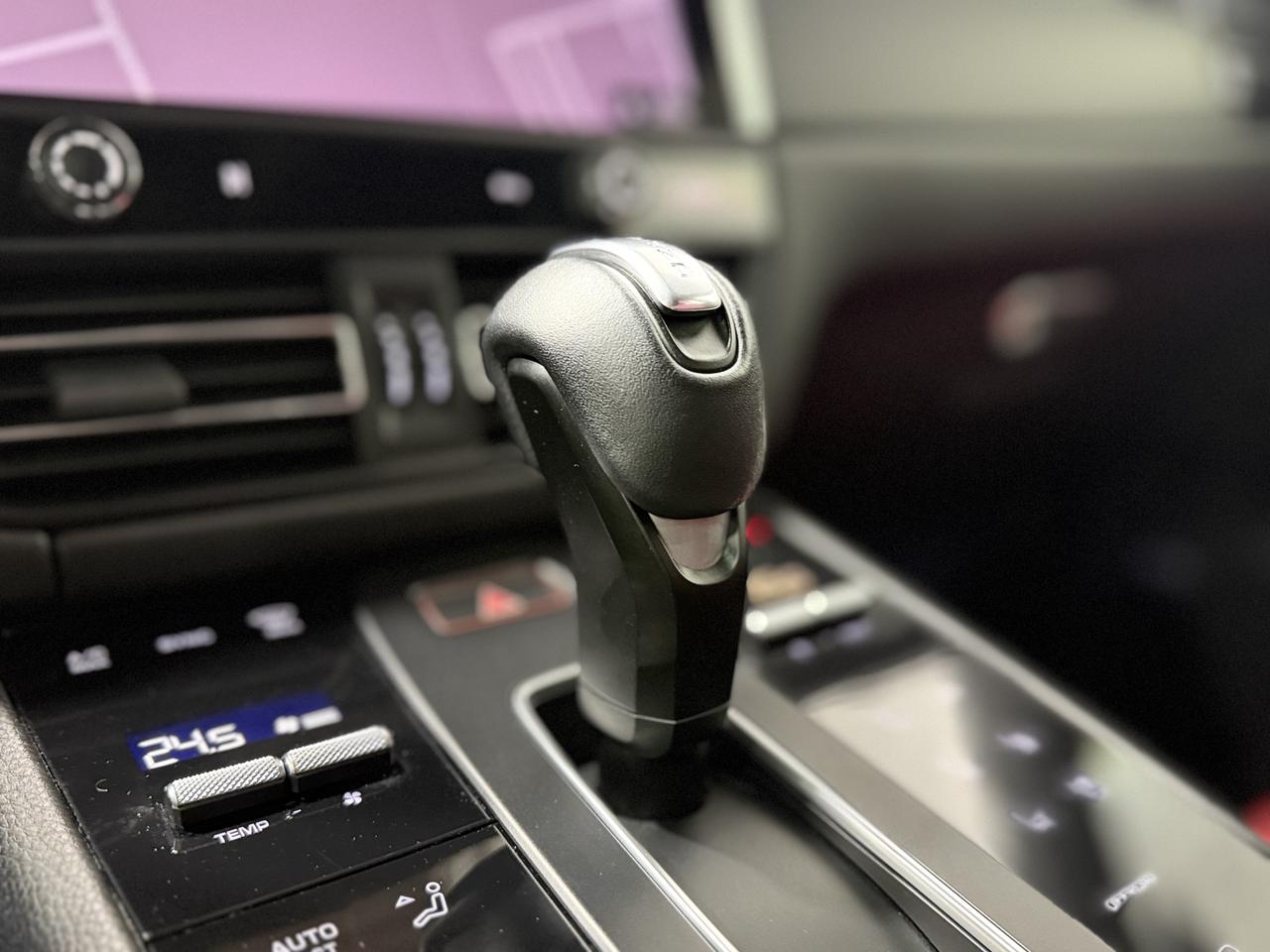 2022 Porsche Macan Base Photo