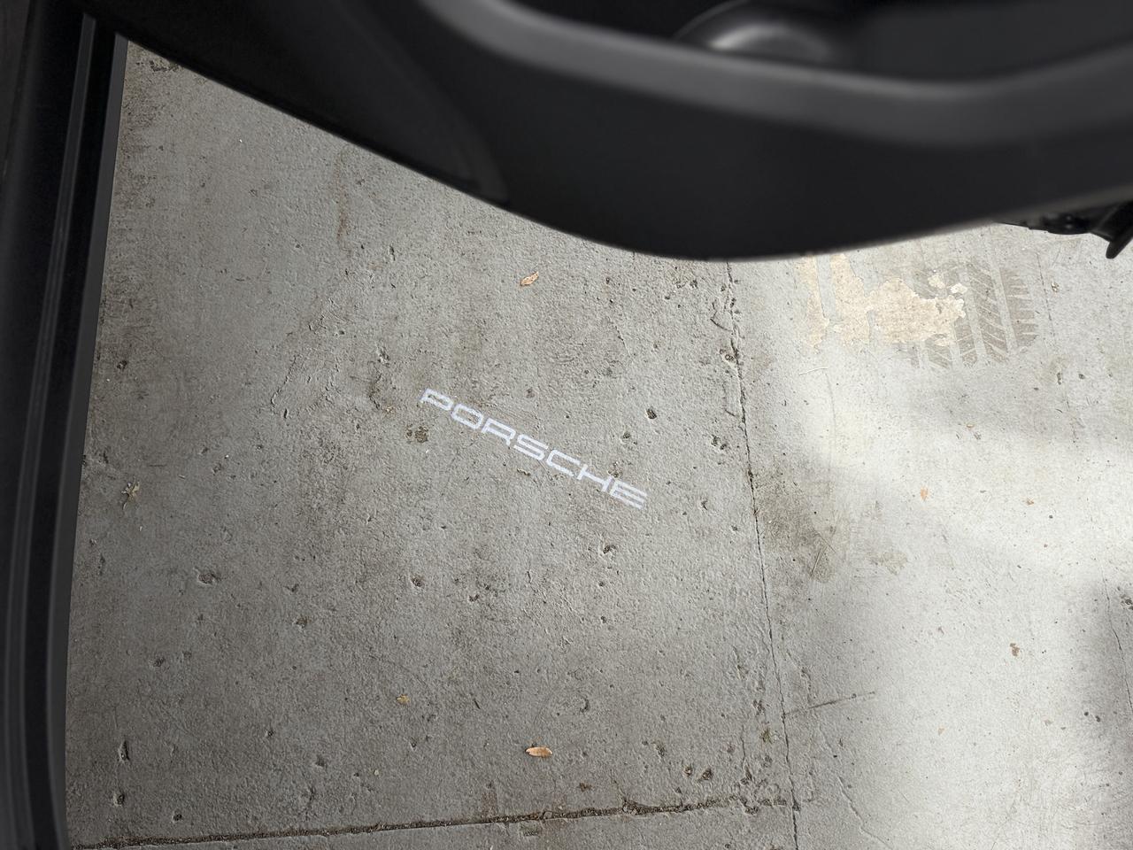 2022 Porsche Macan Base Photo