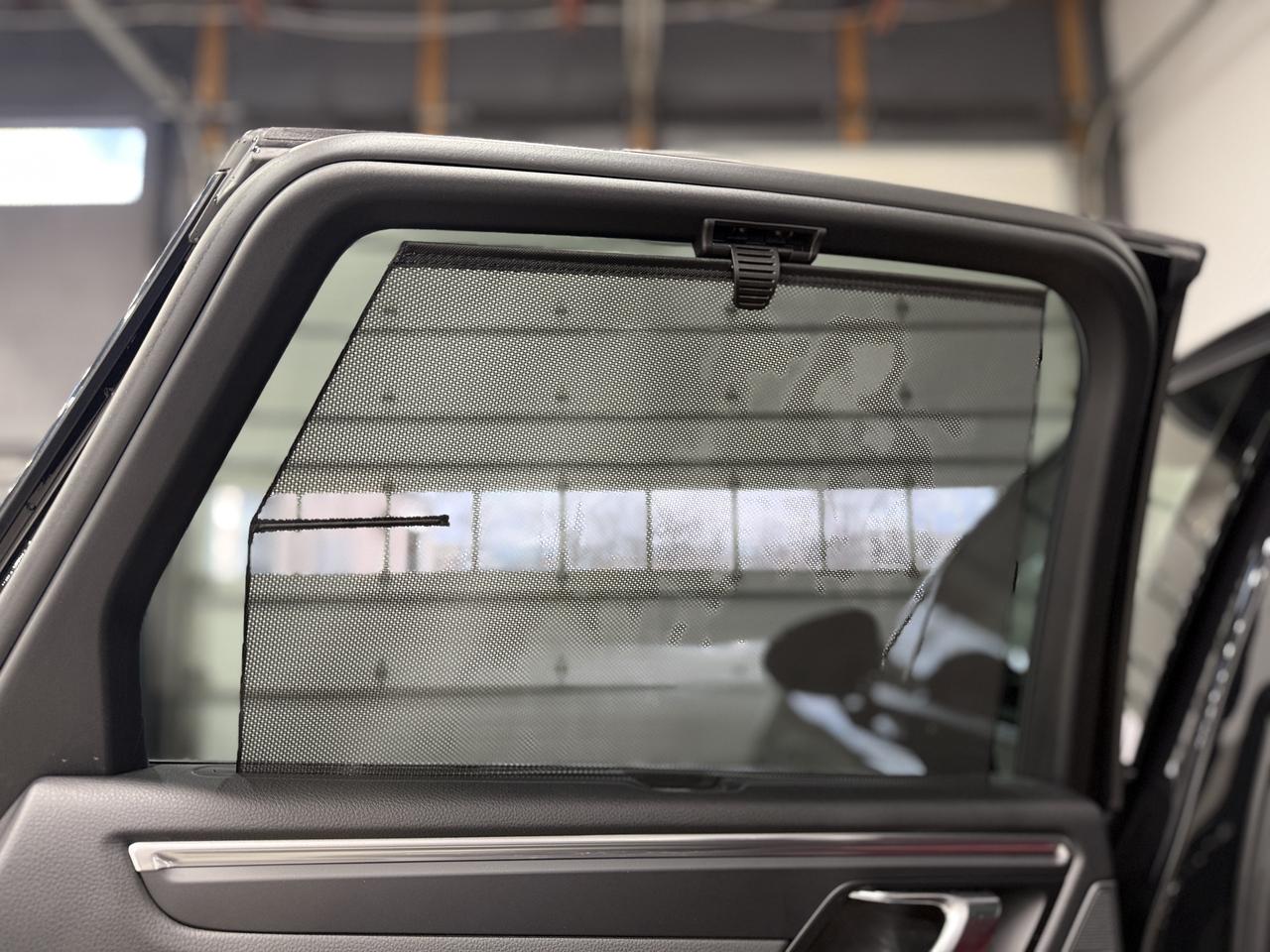 2022 Porsche Macan Base Photo