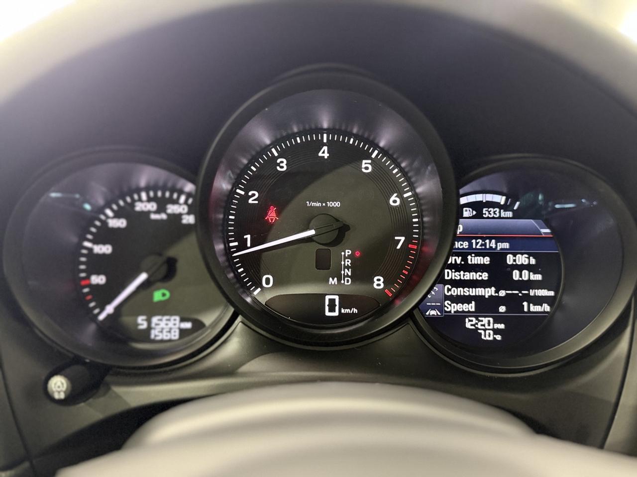 2022 Porsche Macan Base Photo