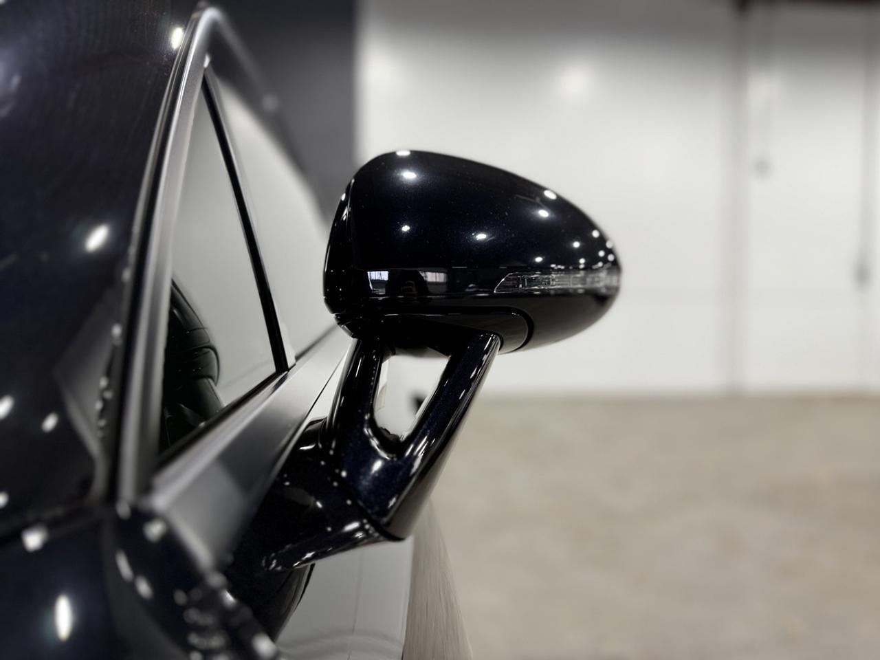 2022 Porsche Macan Base Photo3