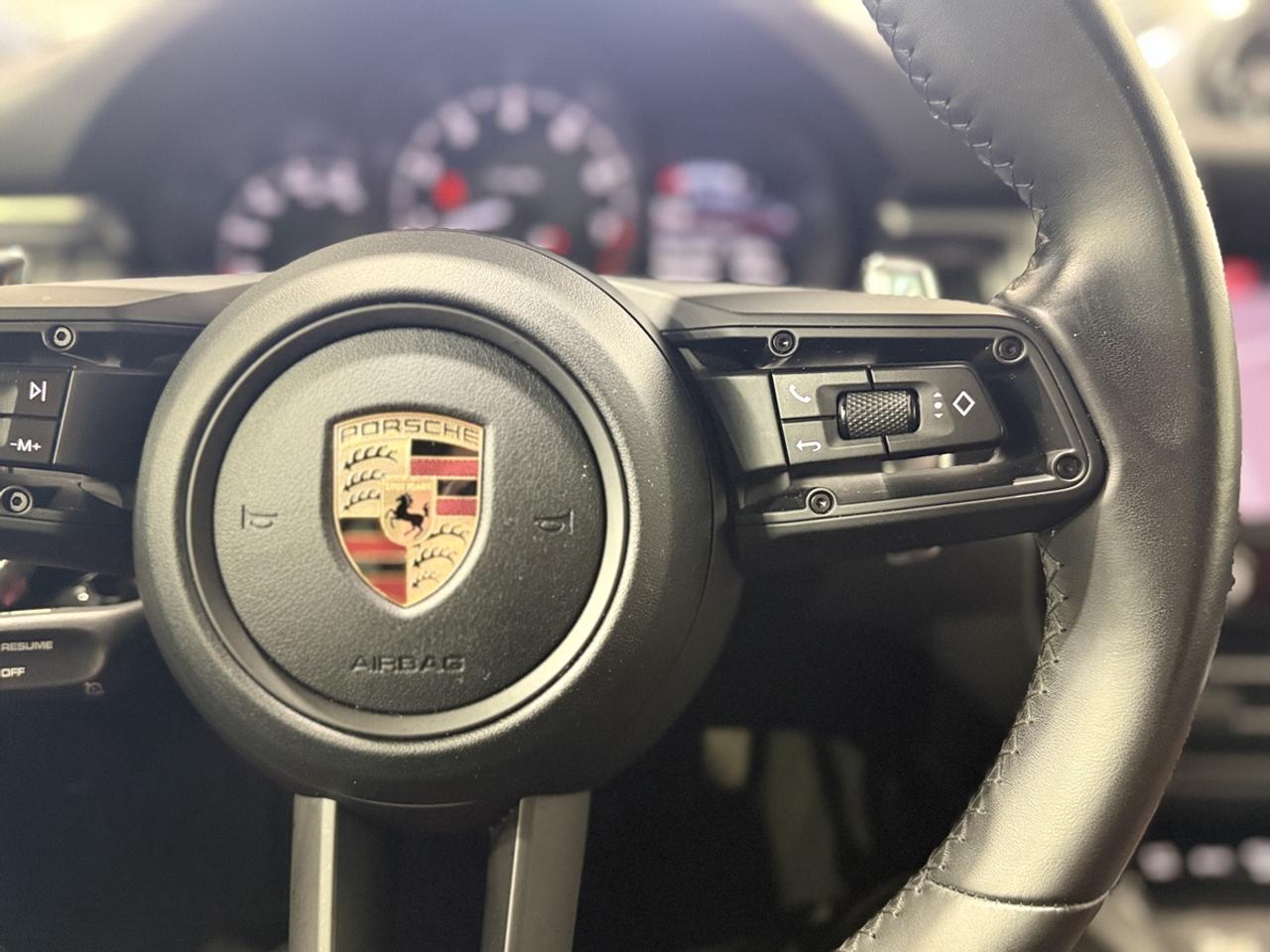 2022 Porsche Macan Base Photo