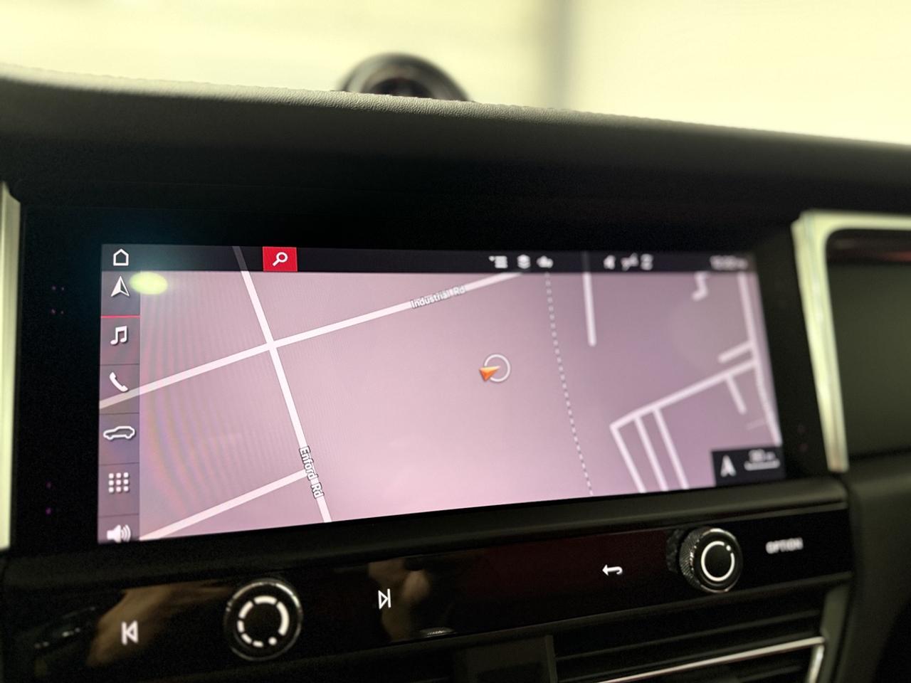 2022 Porsche Macan Base Photo