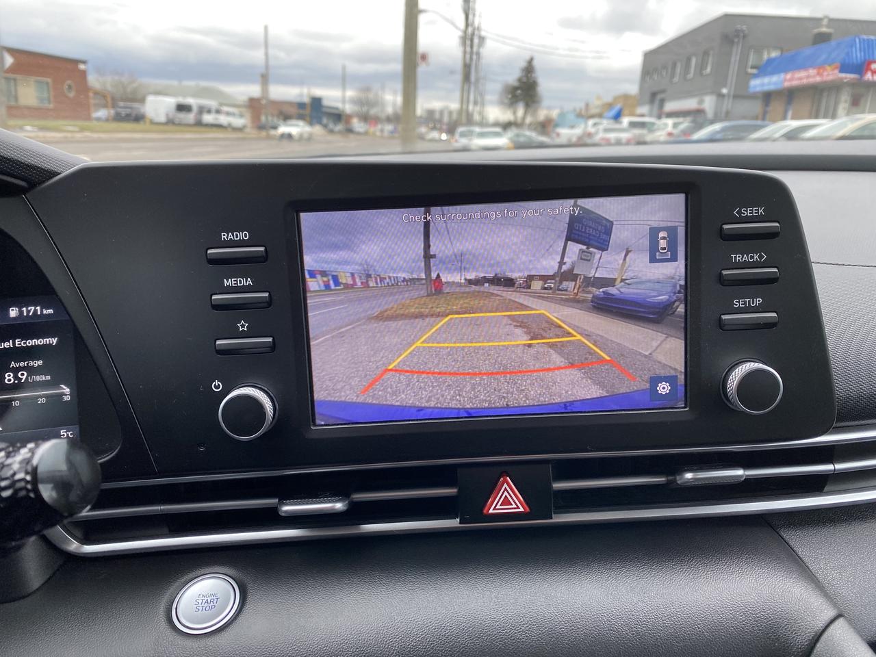 2023 Hyundai Elantra SEL Photo