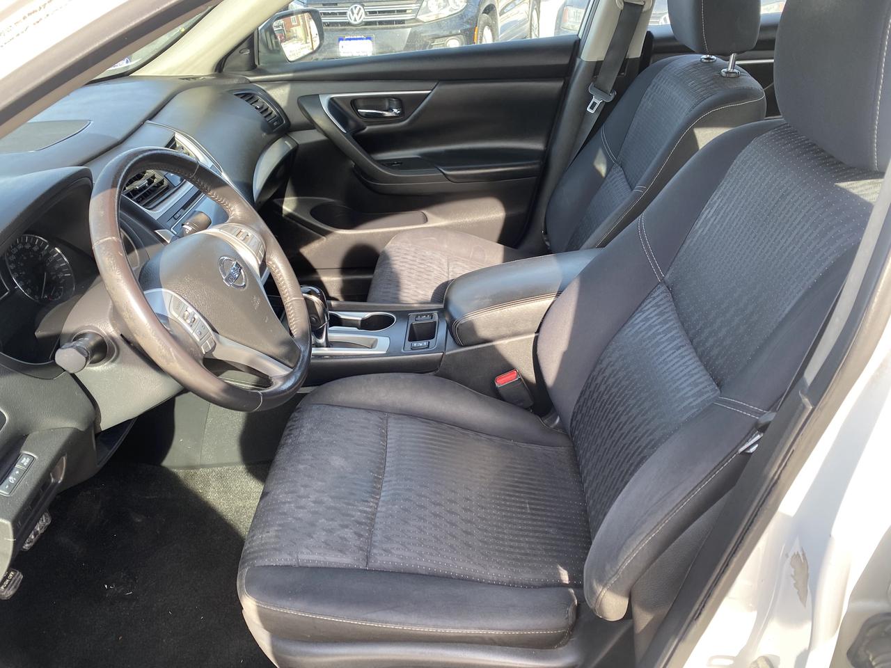 2016 Nissan Altima S Photo