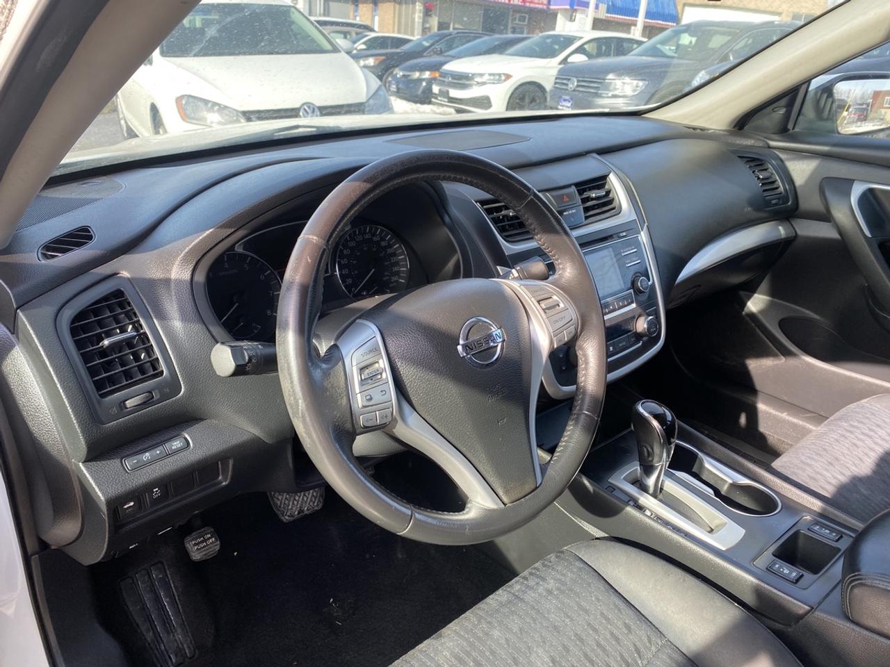 2016 Nissan Altima S Photo