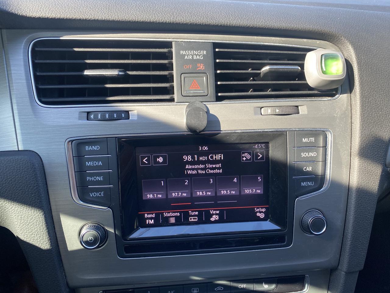 2015 Volkswagen Golf TSI S Photo