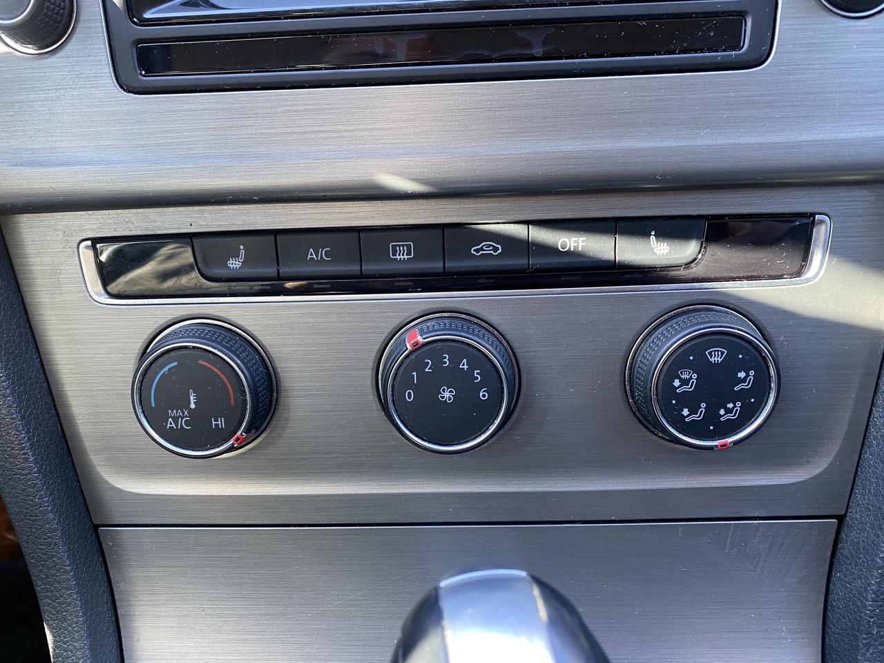 2015 Volkswagen Golf TSI S Photo