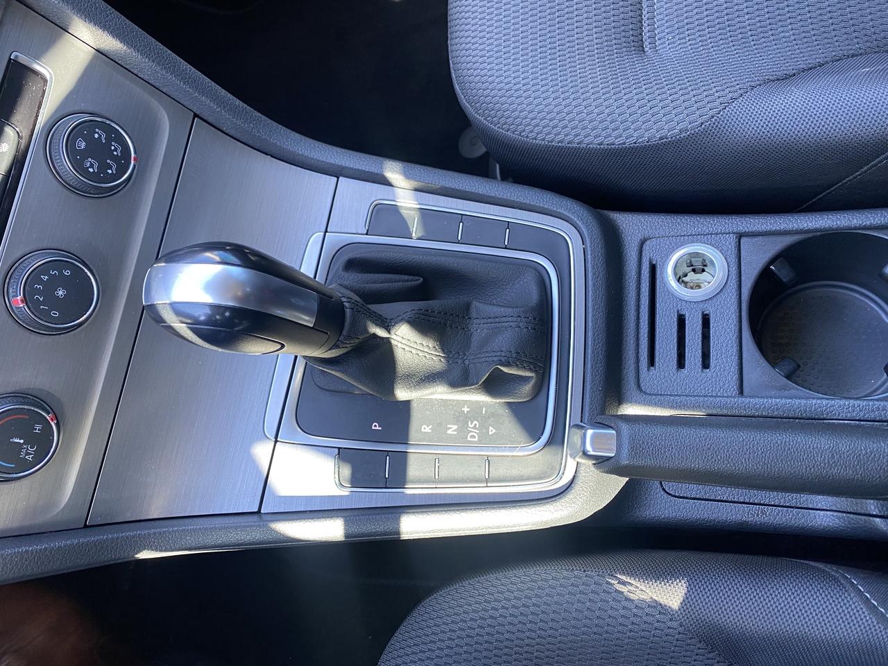 2015 Volkswagen Golf TSI S Photo