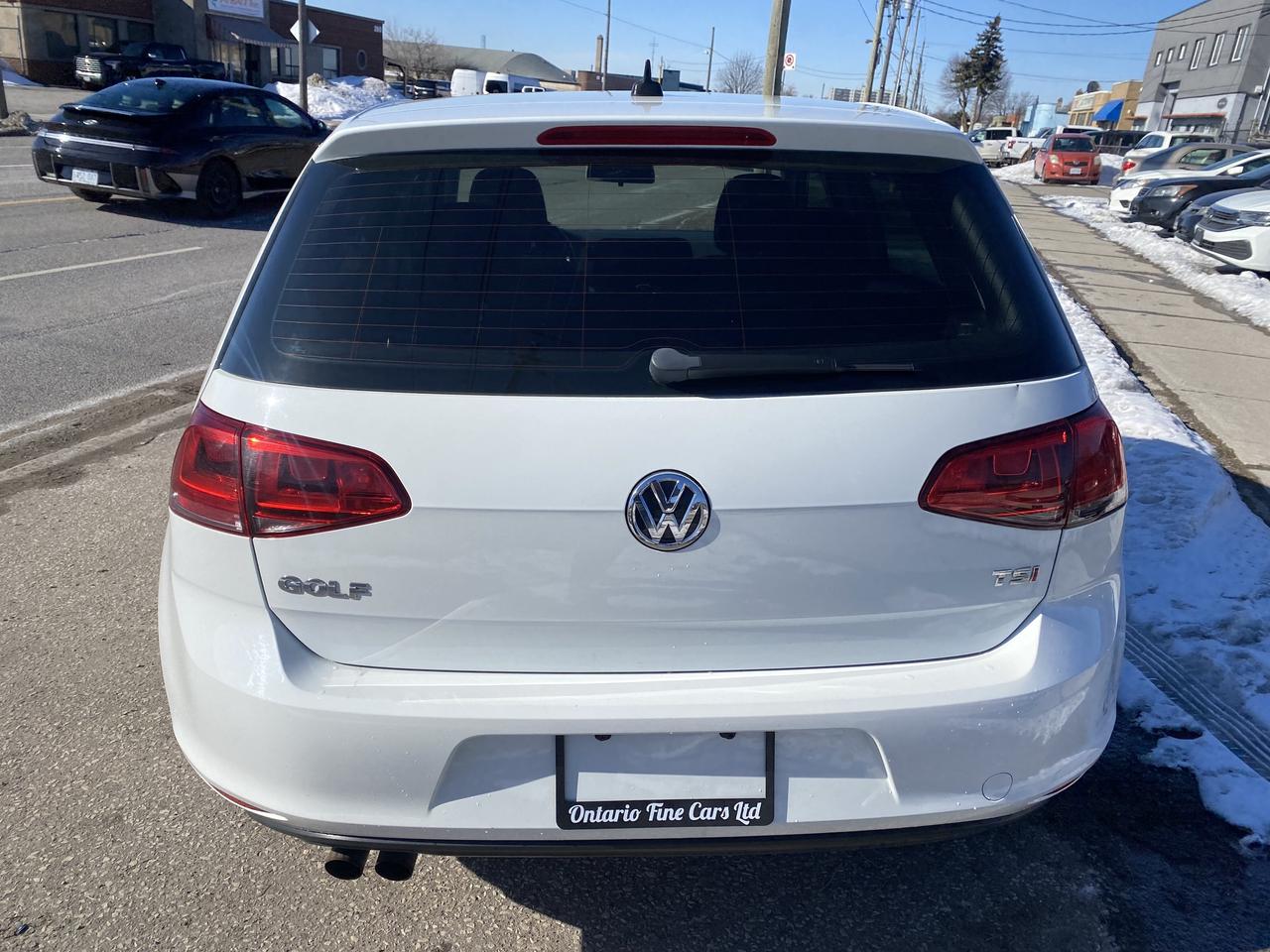 2015 Volkswagen Golf TSI S Photo
