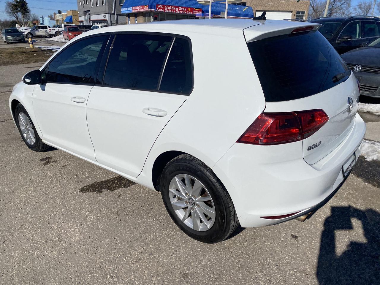 2015 Volkswagen Golf TSI S Photo