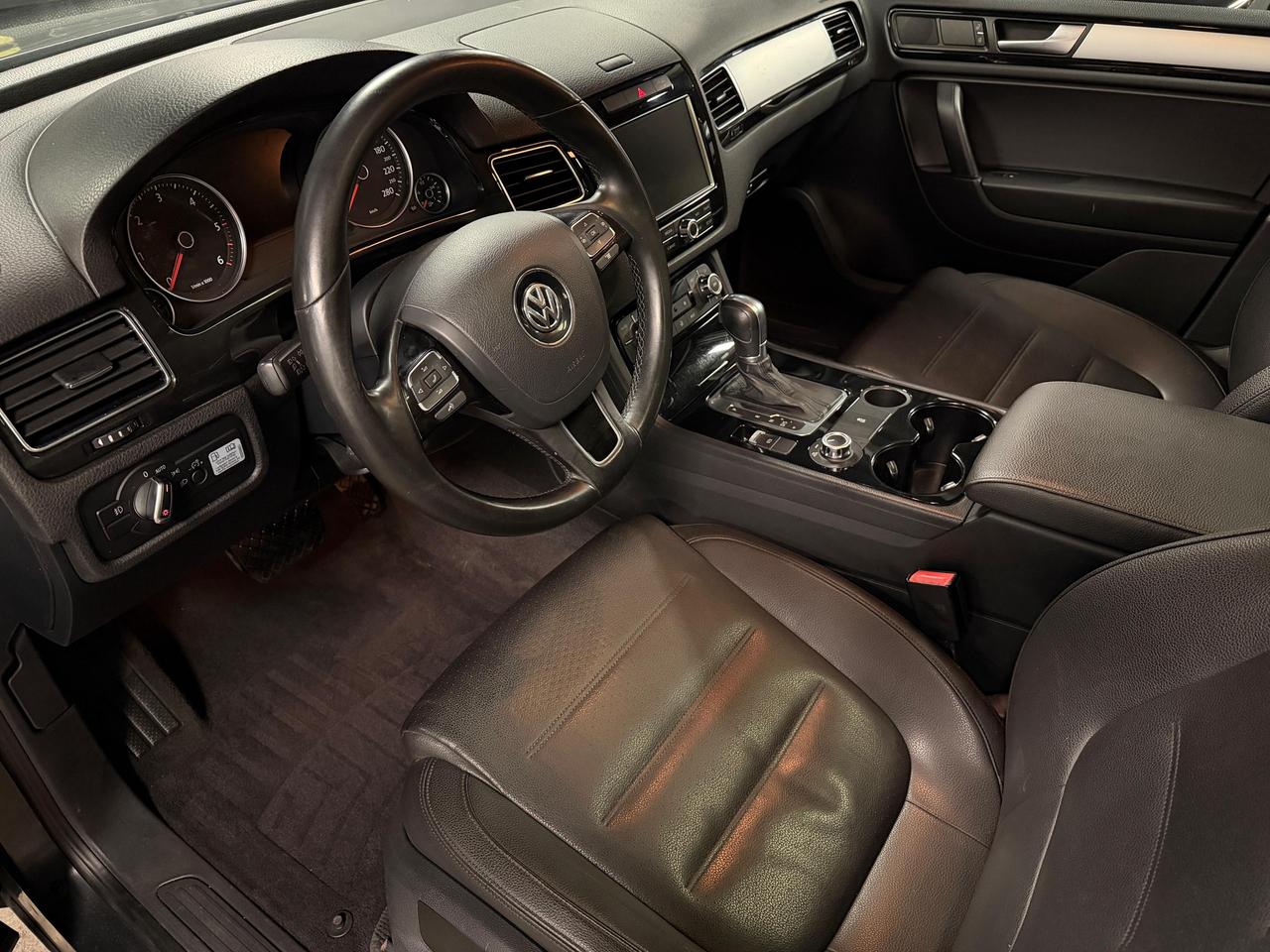 2013 Volkswagen Touareg TDI Sport DIESEL/PANOROOF/ROOF RACKS Photo