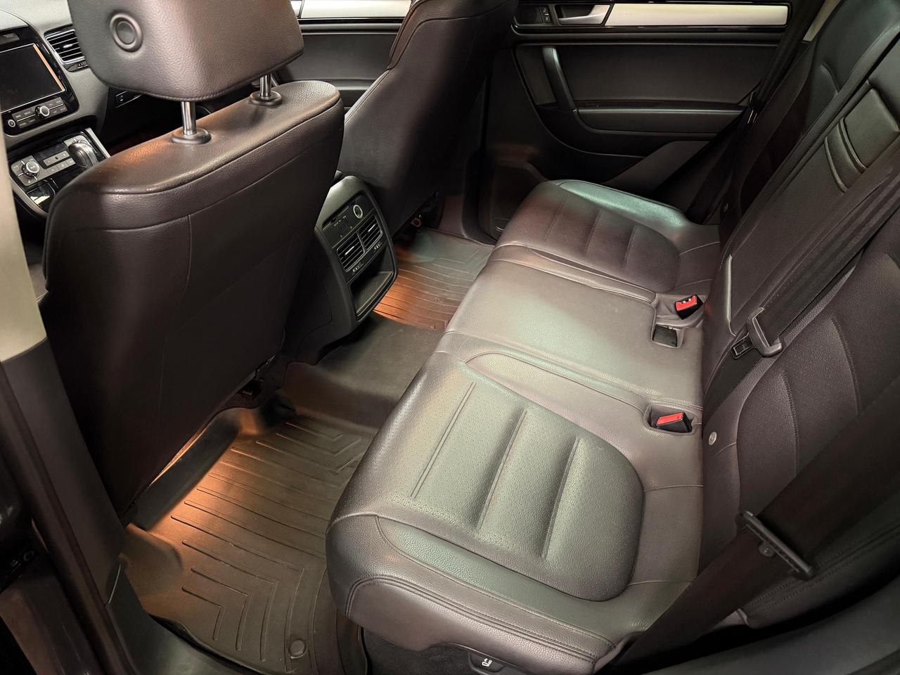 2013 Volkswagen Touareg TDI Sport DIESEL/PANOROOF/ROOF RACKS Photo