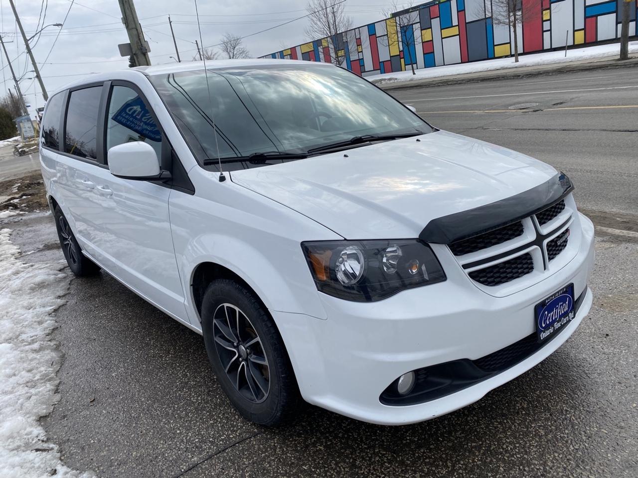 2018 Dodge Grand Caravan GT Photo2