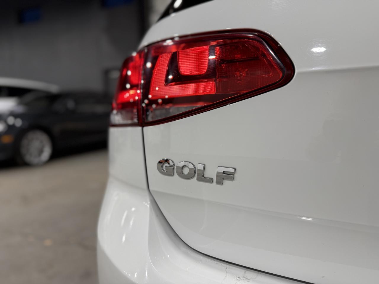 2016 Volkswagen Golf TSI S Photo