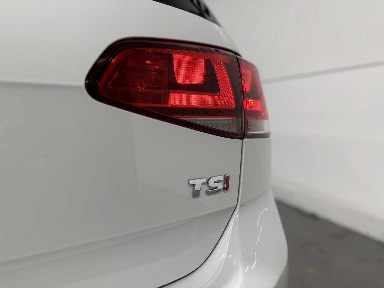 2016 Volkswagen Golf TSI S Photo
